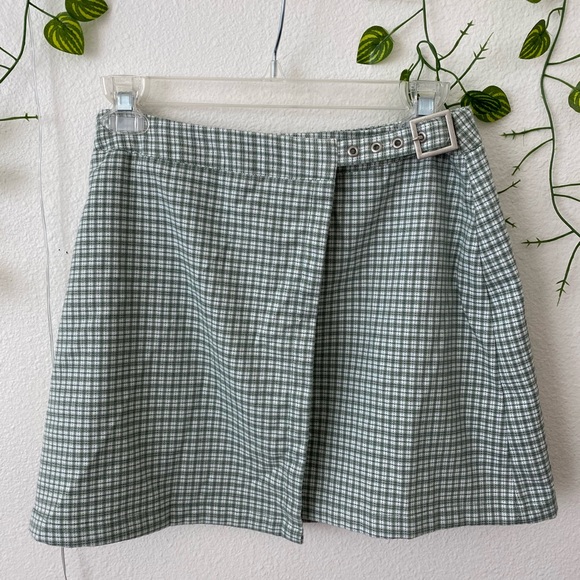 Brandy Melville Green Plaid Buckle Skirt - Picture 1 of 3
